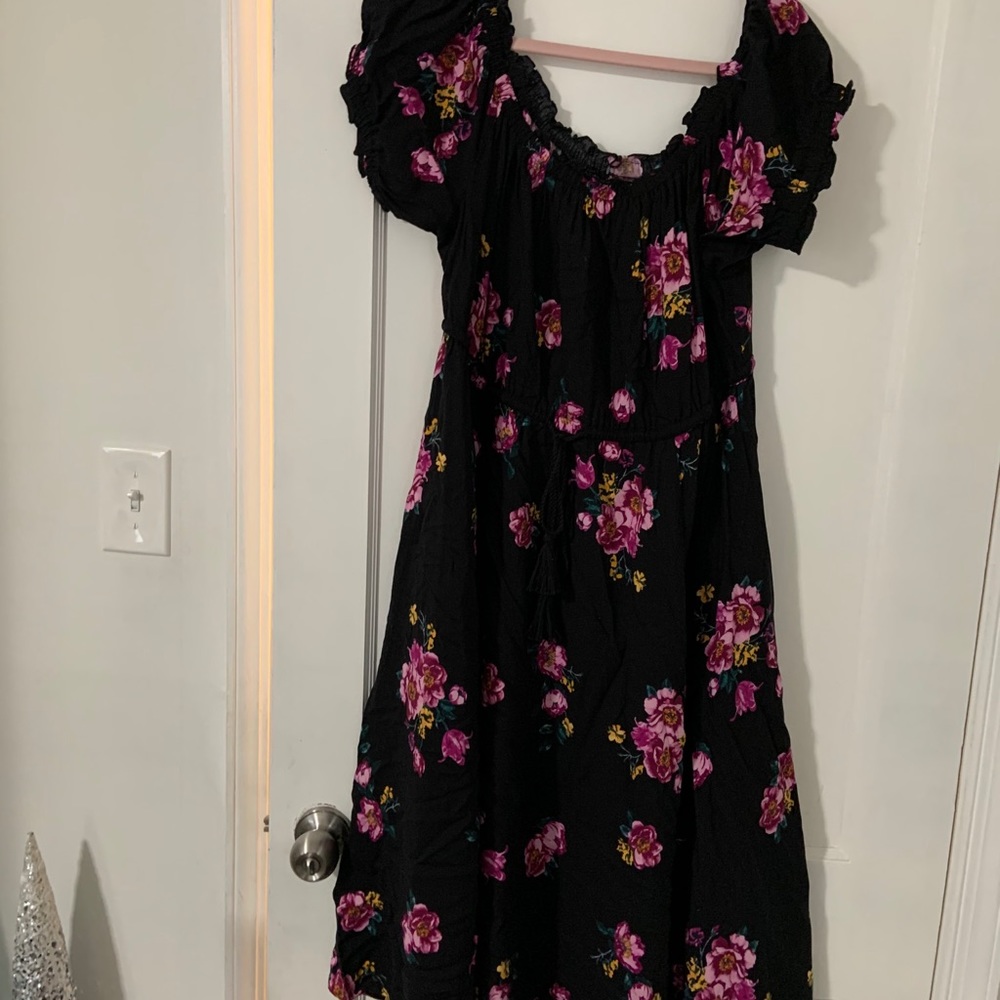 Dress - Picture 3 of 5